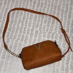 Elegant Tan Crossbody Bag with Gold Accent